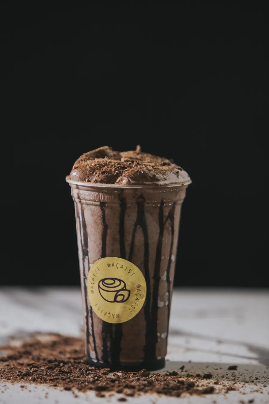 Milk shake de chocolate no copo Açaíst