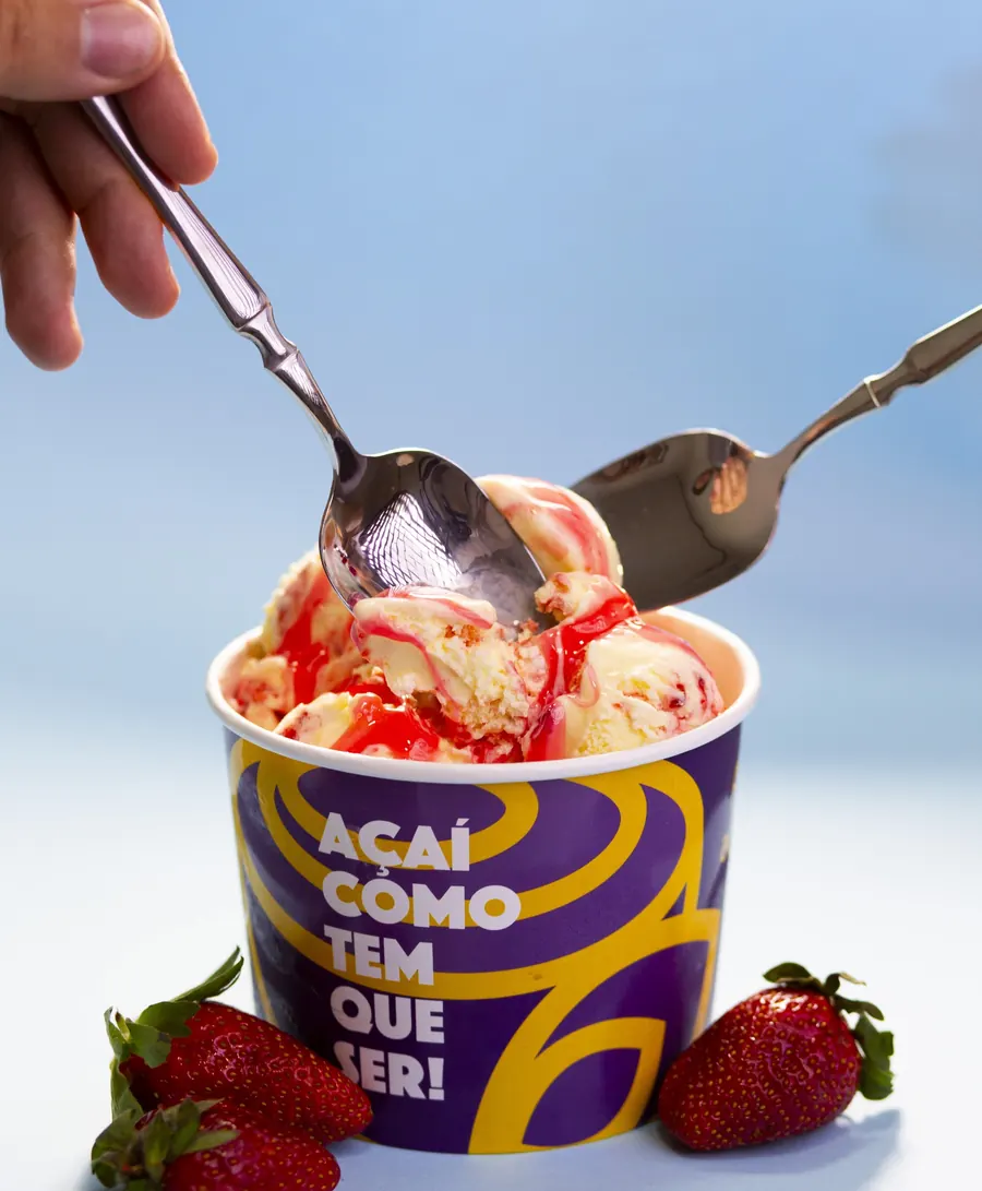 Sorbet de frutas vermelhas com morangos